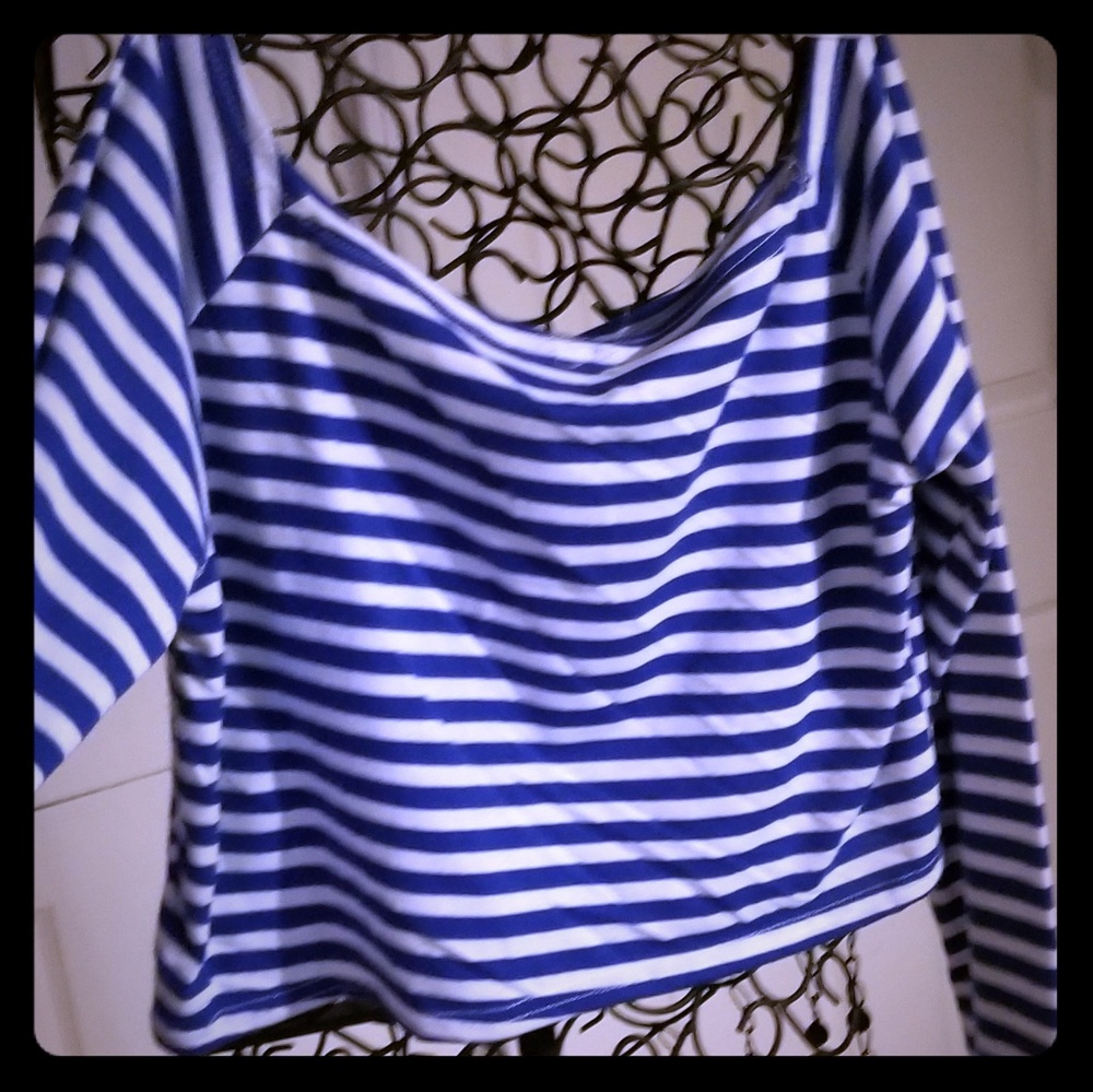 Summer midriff shirt